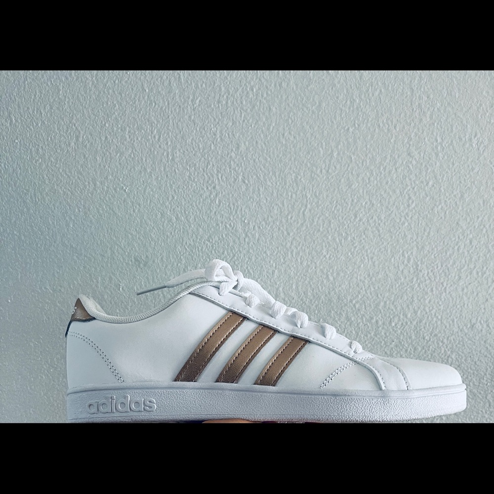 Adidas shoes size 61/2